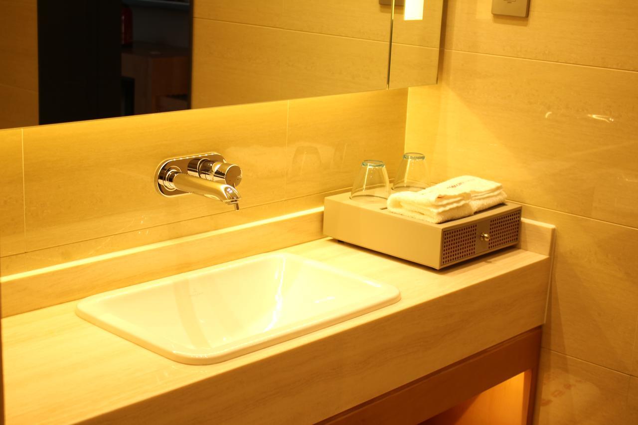 Intercity Hotel Qingdao Exterior foto